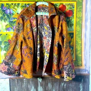MEDIUM REVERSIBLE JACKET.

LEOPARD AND FLORAL PRINT